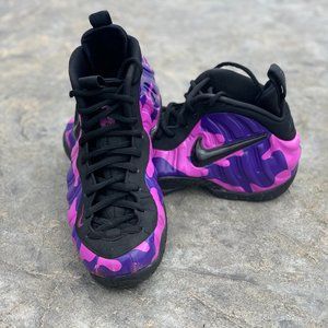 Purple Camo NIKE Basketball Shoes - Mens 8